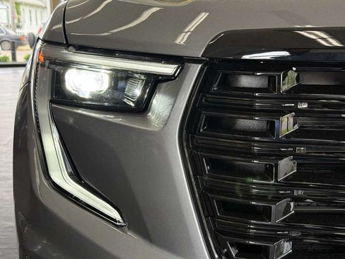 Used 2024 GMC Acadia AT4 w/ Luxury Package AWD/4WD image 23