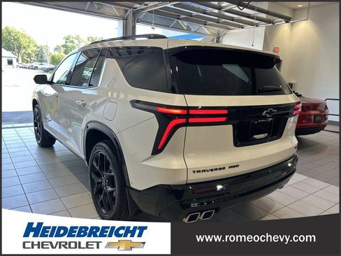 Used 2024 Chevrolet Traverse RS w/ LPO, Floor Liner Package AWD/4WD image 5