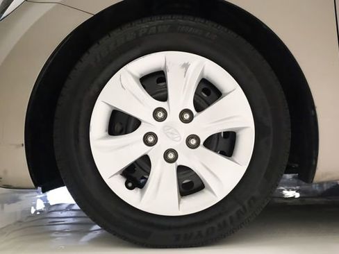 Used 2016 Hyundai Elantra SE FWD image 8