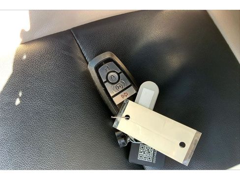 Used 2022 Ford Bronco Wildtrak AWD/4WD image 14