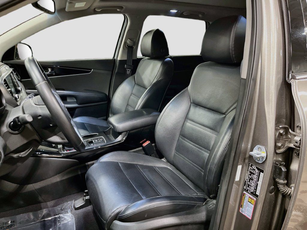 Used 2019 Kia Sorento SX FWD image 16