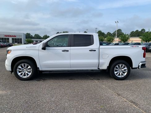 Used 2024 Chevrolet Silverado 1500 Custom AWD/4WD image 5