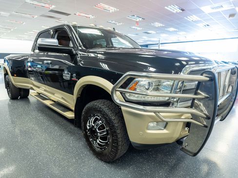 Used 2016 RAM 3500 Laramie Longhorn AWD/4WD image 4