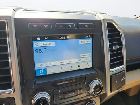 Used 2017 Ford F150 Lariat w/ Equipment Group 502A Luxury AWD/4WD image 18