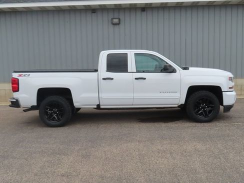 Used 2019 Chevrolet Silverado 1500 LT w/ All Star Edition AWD/4WD image 2