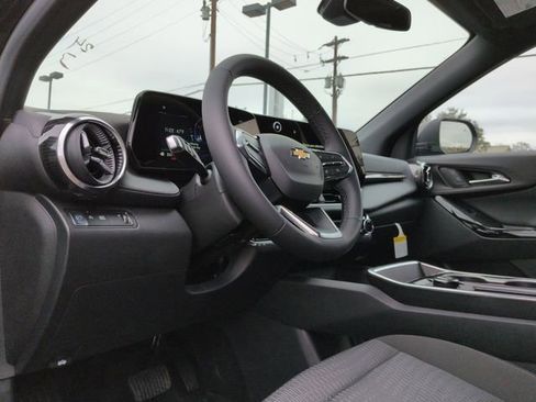 New 2026 Chevrolet Equinox LT FWD image 8