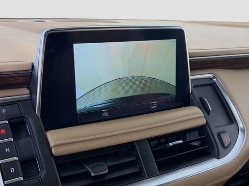 Used 2022 Chevrolet Tahoe Premier RWD image 16