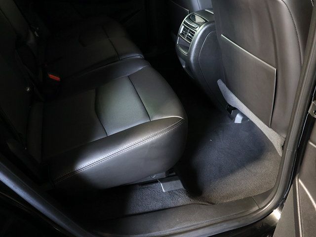 Used 2024 Cadillac XT5 Premium Luxury w/ Technology Package AWD/4WD image 33