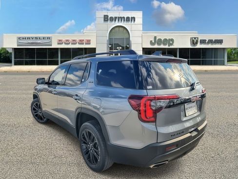 Used 2022 GMC Acadia SLE w/ Driver Convenience Package image 8