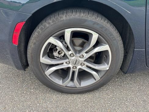 Certified 2024 Chrysler Pacifica Pinnacle FWD image 10
