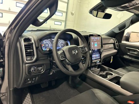 New 2026 RAM 1500 Big Horn AWD/4WD image 18