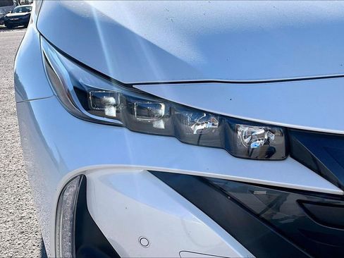 Used 2019 Toyota Prius Prime Advanced FWD image 30