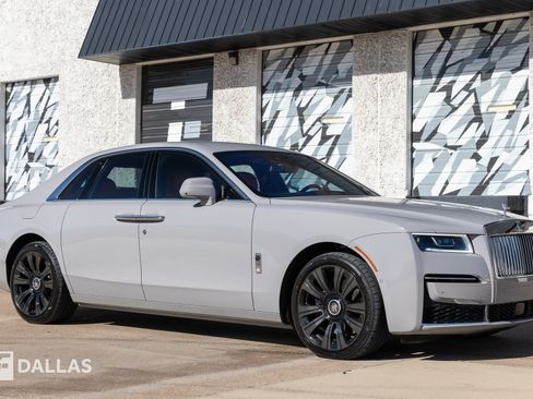 Used 2024 Rolls-Royce Ghost image 19