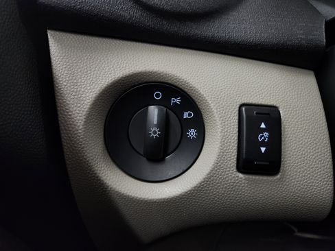 Used 2014 Ford Fiesta SE image 11