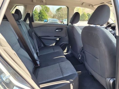 Used 2023 Nissan Rogue SV image 16
