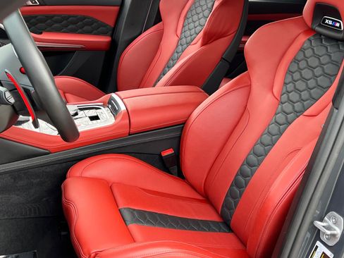 Used 2025 BMW X5 M Competition w/ Luggage Compartment Package image 4