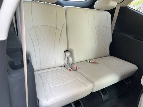 Used 2023 Buick Enclave Avenir w/ Avenir Technology Package AWD/4WD image 18