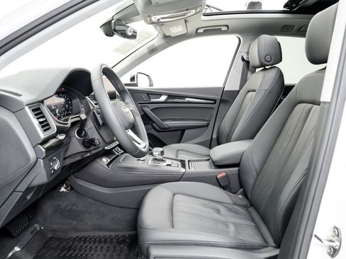 Used 2020 Audi Q5 e Premium Plus w/ Premium Plus Package image 6