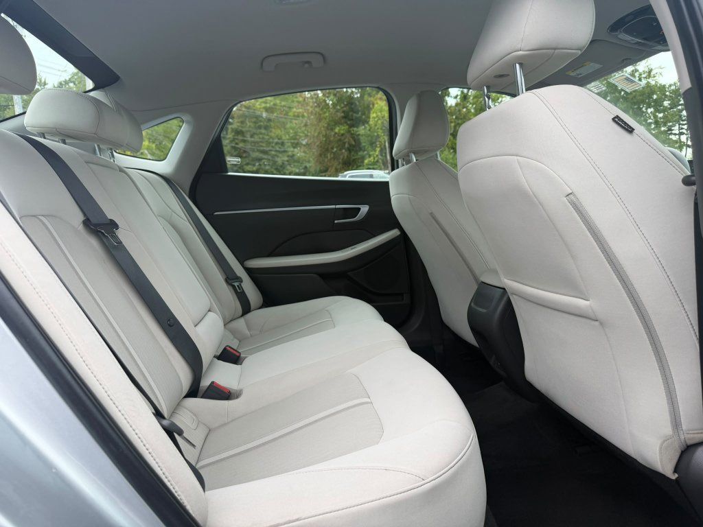 Used 2024 Hyundai Sonata SEL FWD image 16