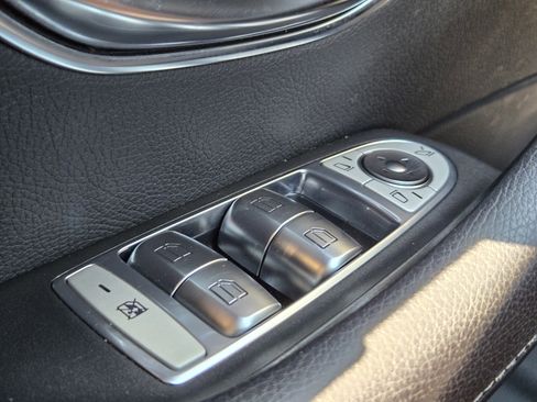 Used 2018 Mercedes-Benz E 300 image 34