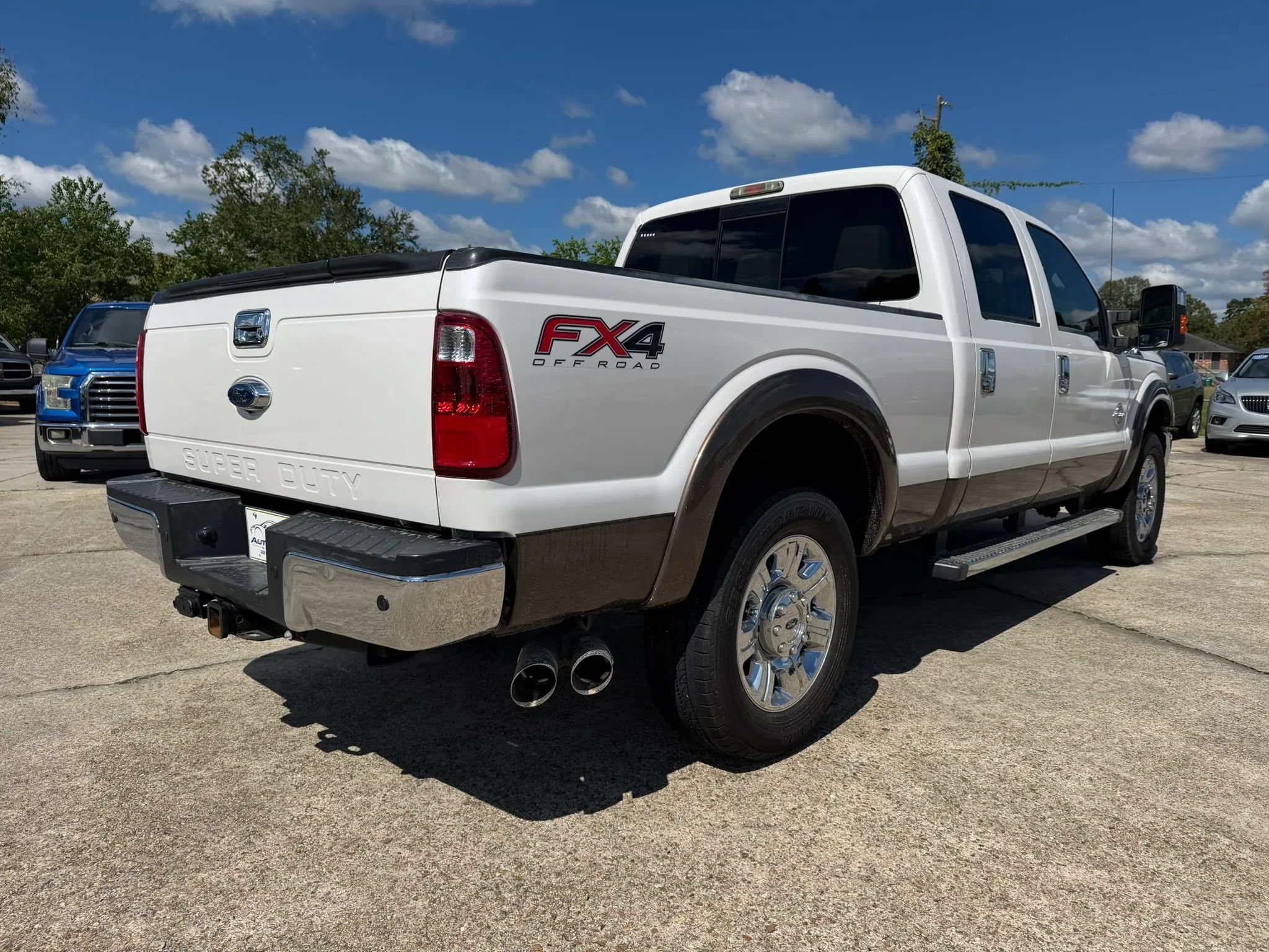 Used 2015 Ford F250 Lariat w/ Lariat Ultimate Package AWD/4WD image 5