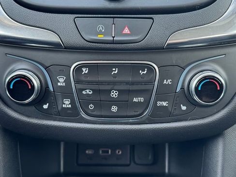 Used 2023 Chevrolet Equinox LT image 12