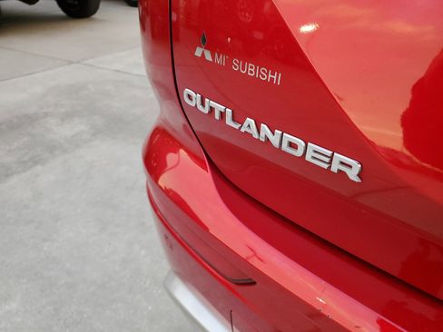 Used 2024 Mitsubishi Outlander SE image 8