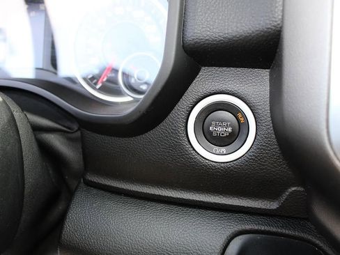 Used 2019 RAM 1500 Big Horn image 31