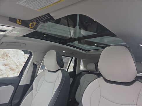 New 2026 Volkswagen Tiguan SE image 22