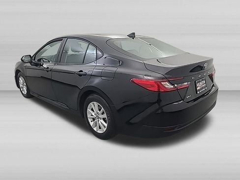 Used 2026 Toyota Camry LE FWD image 7