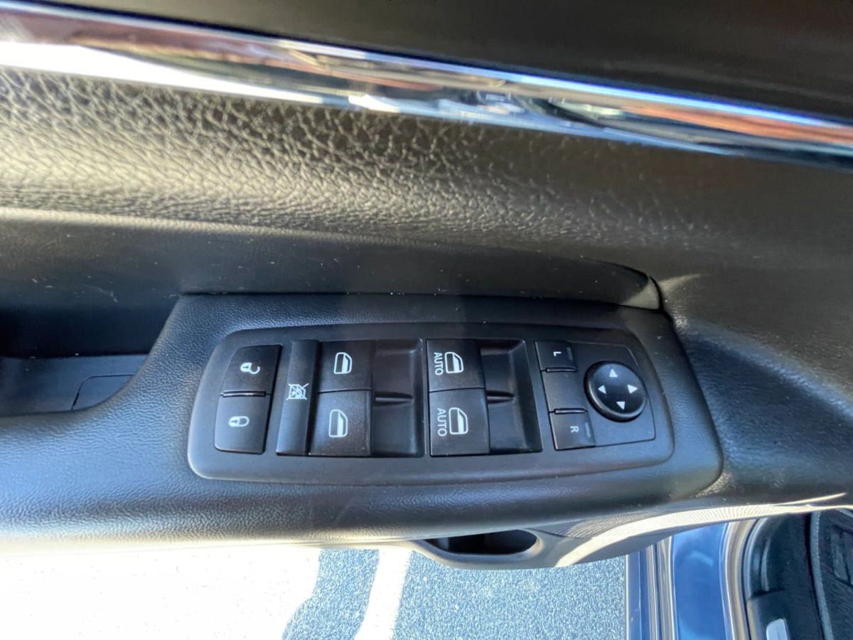 Used 2021 Jeep Grand Cherokee Limited w/ Quick Order Package 28K 80th RWD image 12