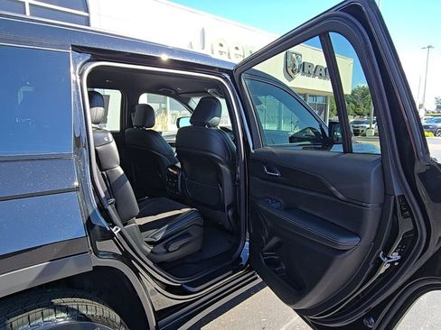 New 2025 Jeep Grand Cherokee L Altitude image 18