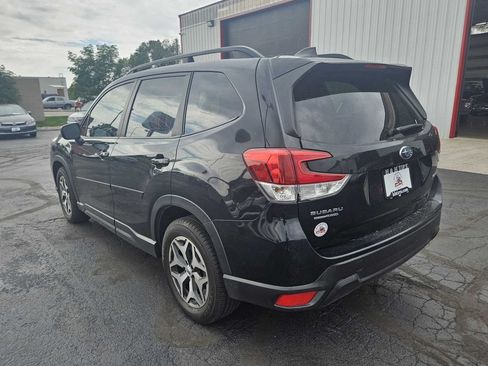 Used 2019 Subaru Forester Premium AWD/4WD image 6