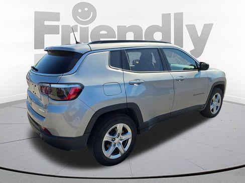 Used 2023 Jeep Compass Latitude w/ Convenience Group AWD/4WD image 5