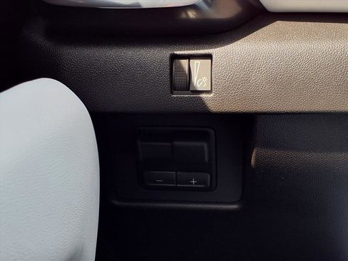 Used 2026 GMC Canyon AT4X image 9