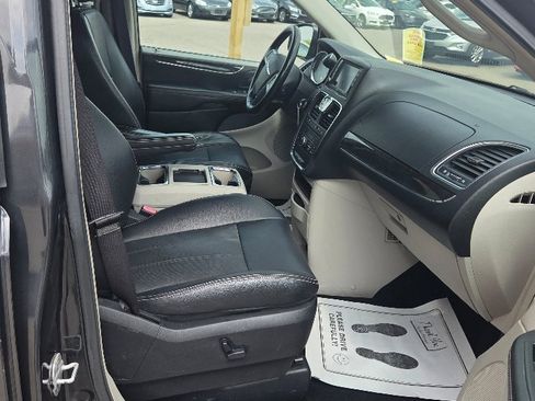 Used 2012 Chrysler Town & Country Touring w/ Entertainment Group #1 image 11