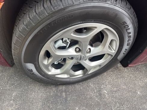 Used 2023 Chrysler Pacifica Limited image 13