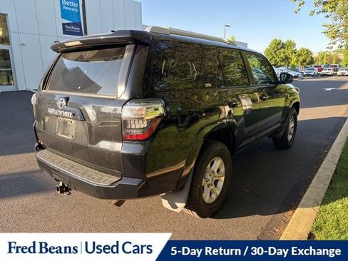Used 2016 Toyota 4Runner SR5 AWD/4WD image 6