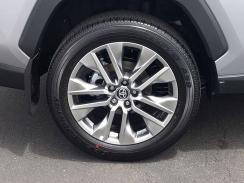 Used 2023 Toyota RAV4 XLE Premium image 21