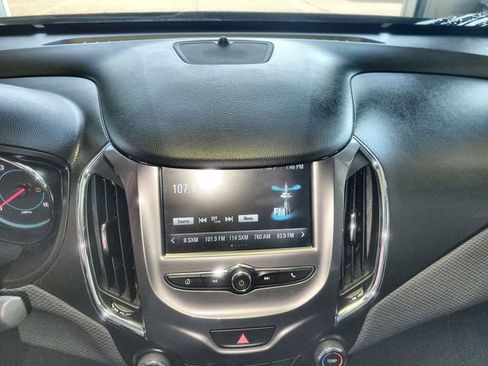 Used 2016 Chevrolet Cruze LT image 16