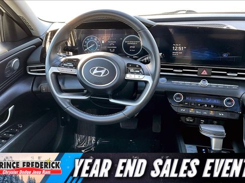 Used 2025 Hyundai Elantra Limited image 5