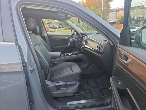 New 2026 Volkswagen Atlas SE image 36