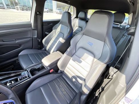 Used 2024 Volkswagen Golf R AWD/4WD image 13