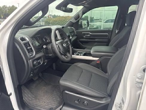 Used 2025 RAM 1500 Big Horn AWD/4WD image 13