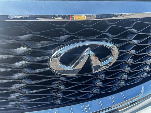 Used 2022 INFINITI QX60 Sensory w/ Cargo Package image 11