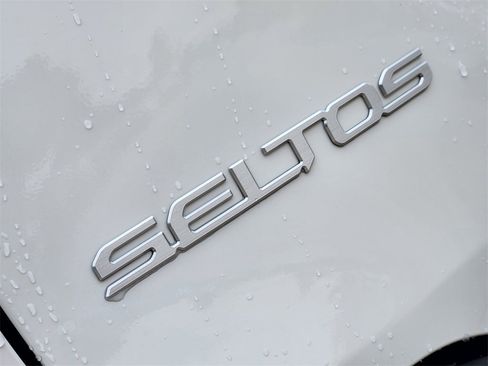 New 2026 Kia Seltos S image 8