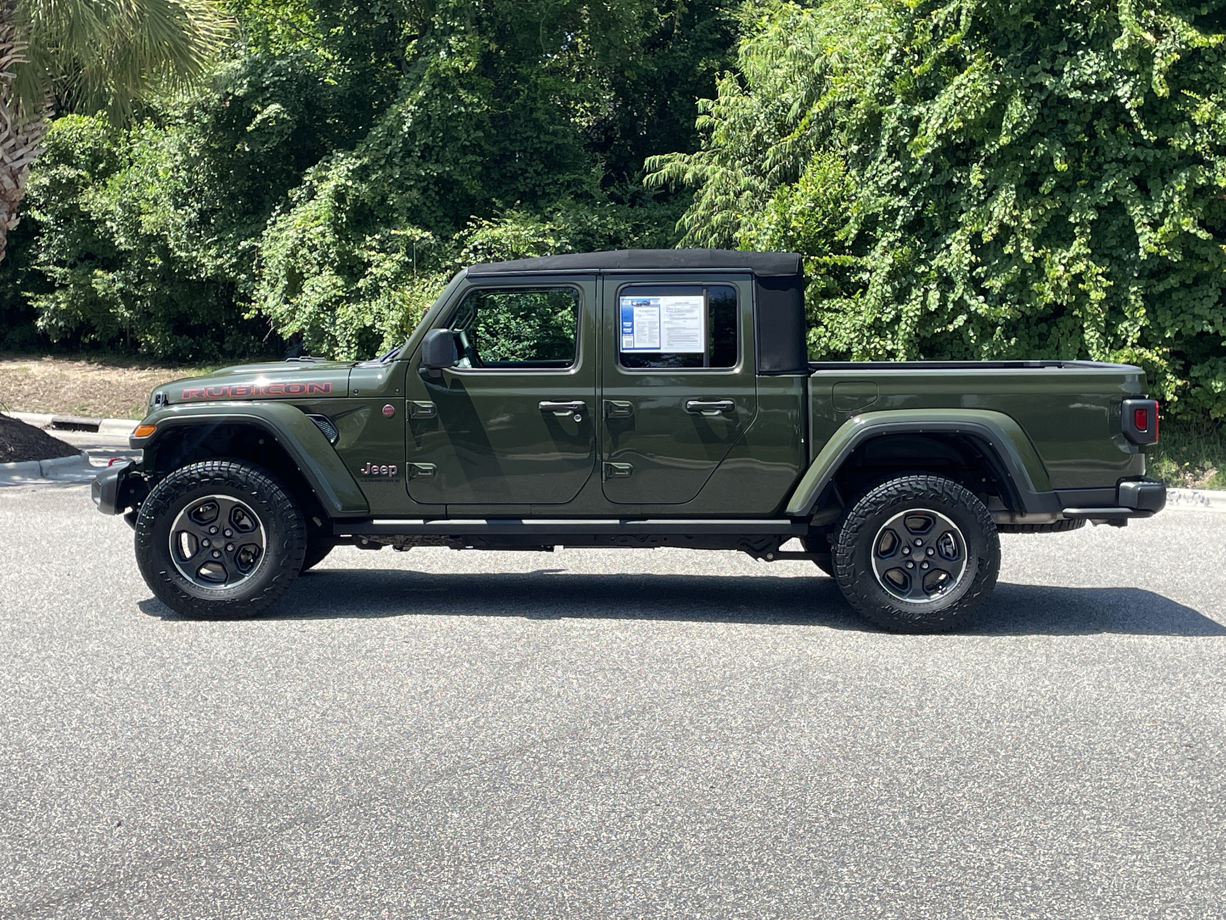 Used 2023 Jeep Gladiator Rubicon w/ Trailer Tow Package AWD/4WD image 6