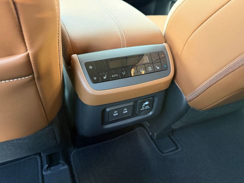 New 2026 Nissan Pathfinder Platinum image 24