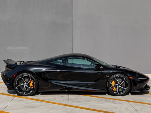Used 2024 McLaren 750S image 26