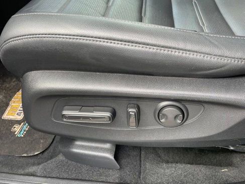 Used 2024 Honda CR-V EX-L image 9
